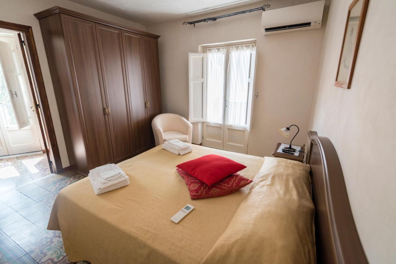 Apartmán Casa Lucia Castelbuono  Exteriér fotografie